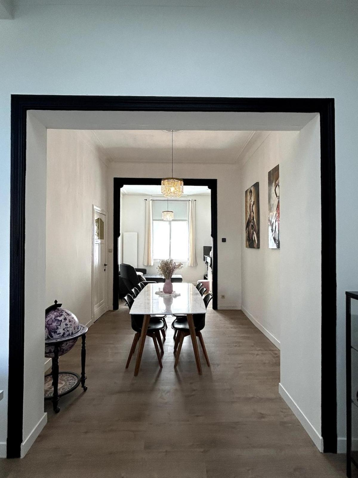 Vakantiehuis Spacious Townhouse In Antwerpen