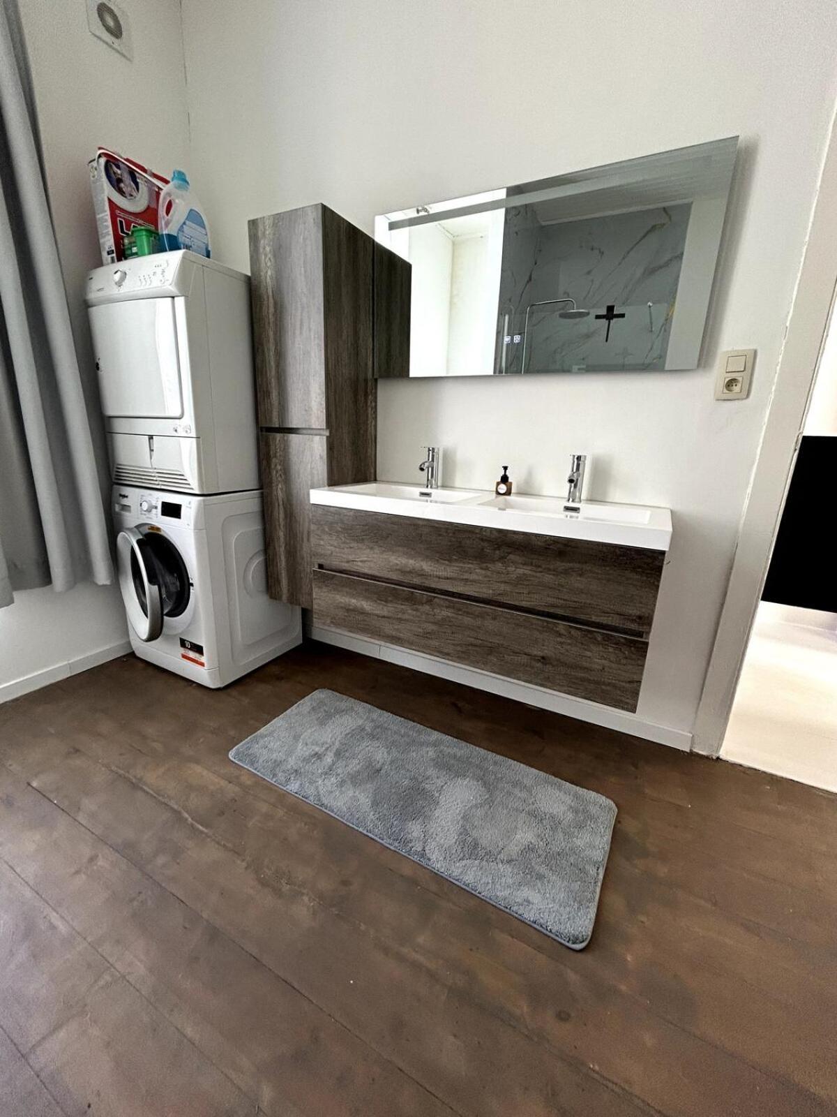 Spacious Townhouse In Antwerpen