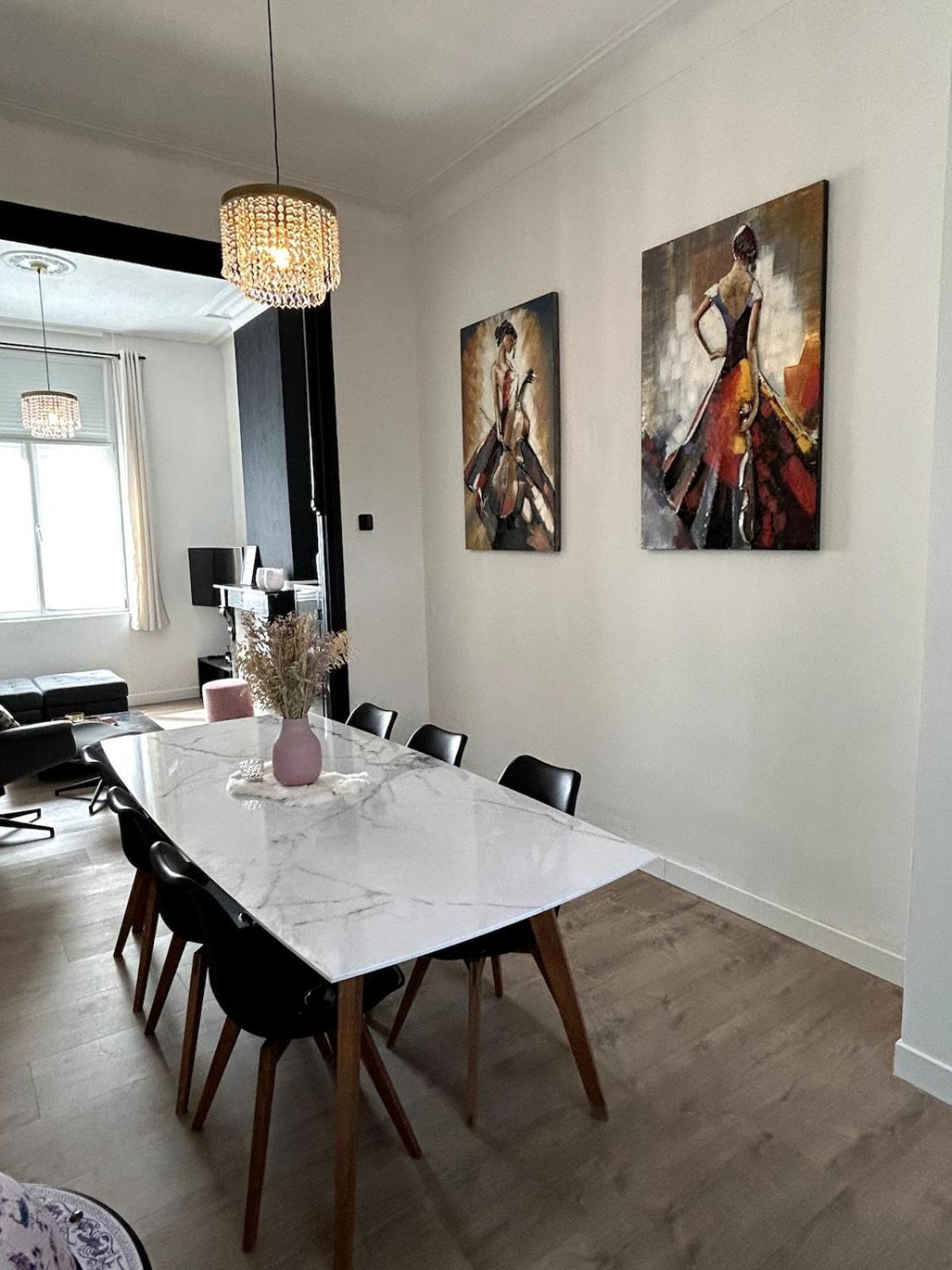 Spacious Townhouse In Antwerpen